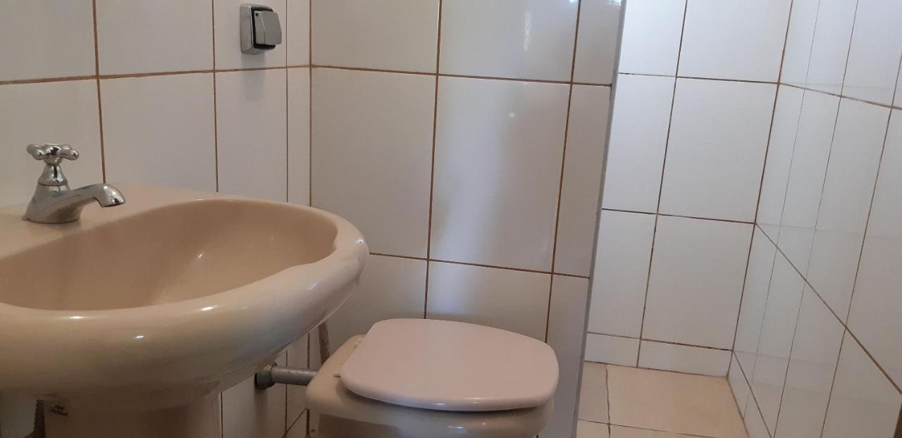 אובטובה 0001.05 - Maranduba - Apto - 2 Dormitorio - 8 Pessoas - 2 Quadras Do Mar - Piscina - Wi-Fi מראה חיצוני תמונה